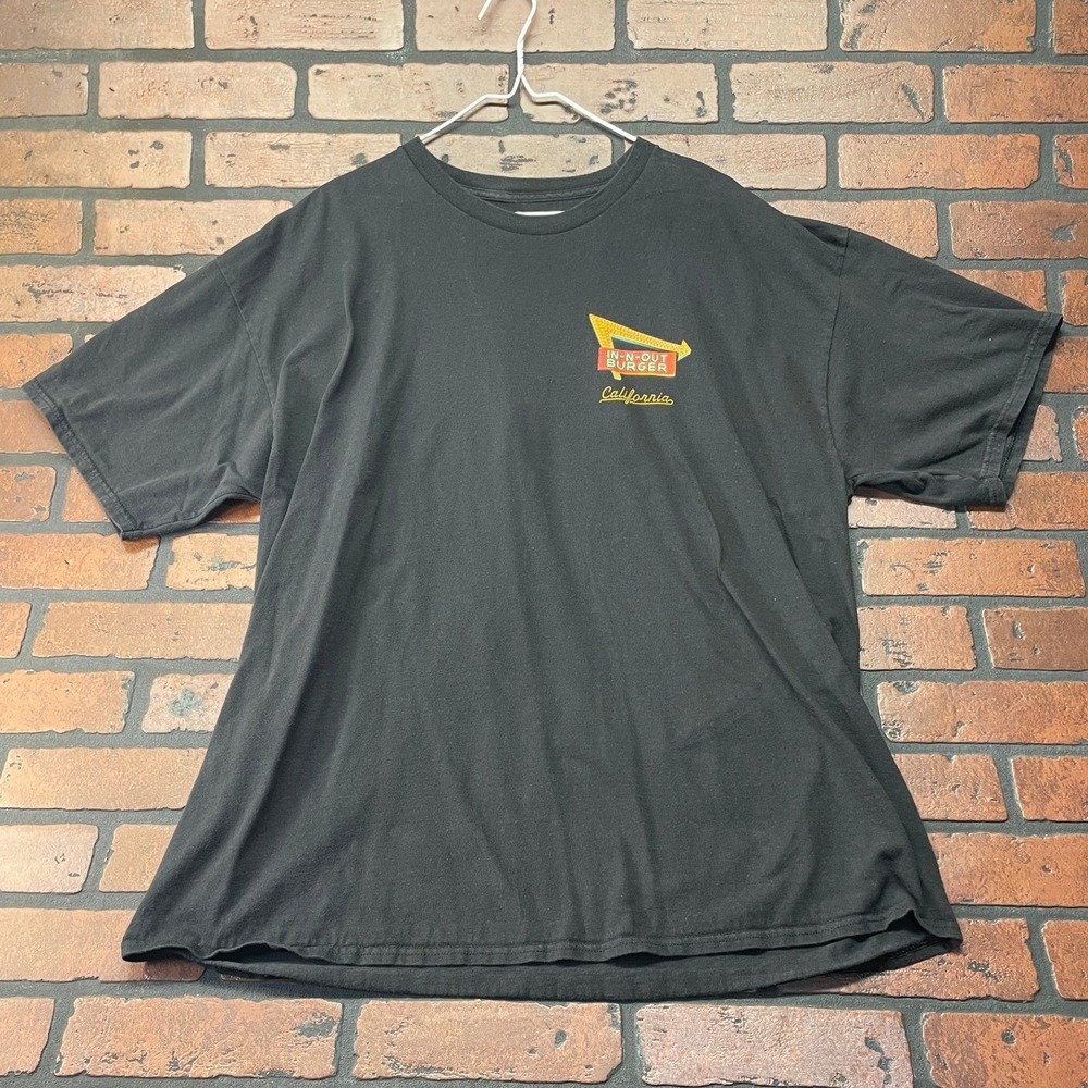 IN-N-Out Burger Black XXL Graphic Tee Sunset Mountains Cars Pre-shrunk - Picture 2 of 10